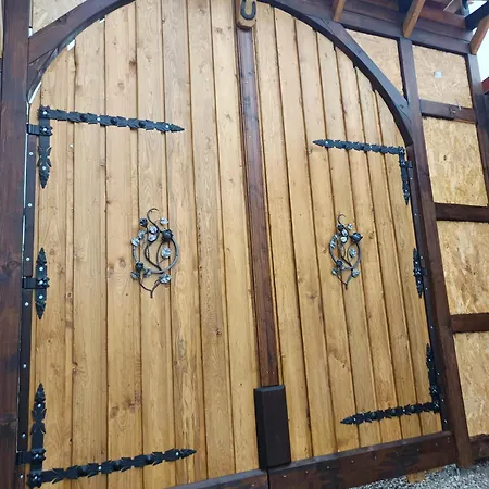 Alte Schmiede דירה ראתנאו